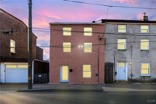 4664 Canton St, Philadelphia, PA, 19127-2001 | Card Image