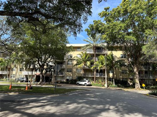 303-1805 Sans Souci Blvd, North Miami, FL, 33181-3047 | Card Image