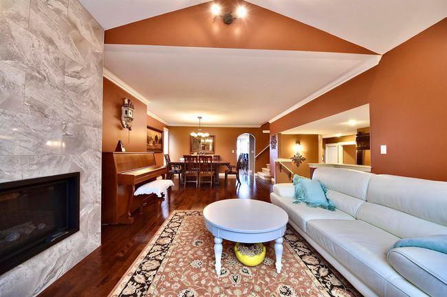 46457 Edgemont Pl, House other with 4 bedrooms, 2 bathrooms and 5 parking in Chilliwack BC | Image 4