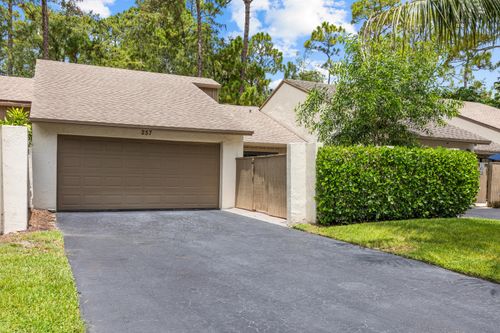 257 Pleasant Wood Dr, Wellington, FL, 33414-4713 | Card Image