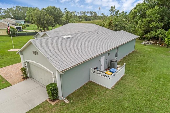 Roof 2023 w/ Transferrable Warranty | Image 4