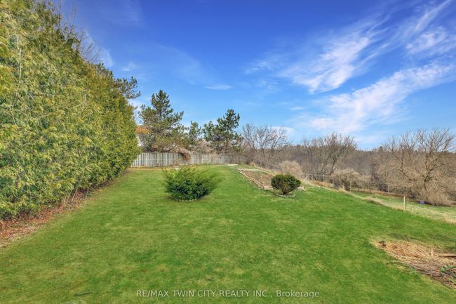 44 Cole Rd, House attached with 3 bedrooms, 2 bathrooms and 3 parking in Guelph ON | Image 34