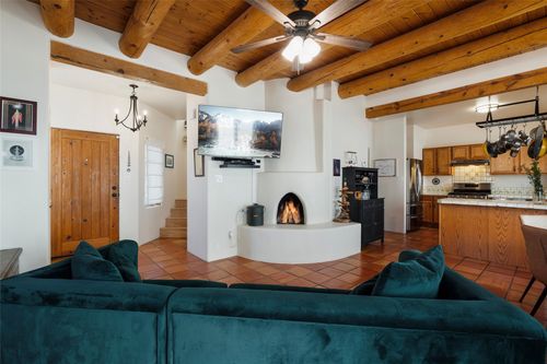 3101 La Paz Ln, Santa Fe, NM, 87507-3362 | Card Image