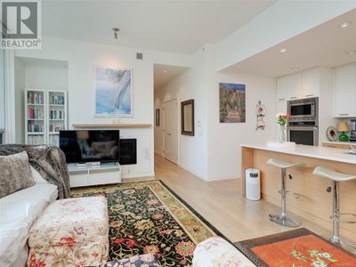 101 - 4009 Rainbow Hill Lane, Condo with 2 bedrooms, 2 bathrooms and 1 parking in Saanich BC | Image 3