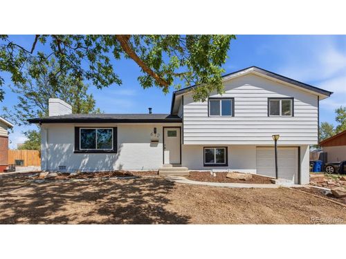 672 Elkhart St, Aurora, CO, 80011-7002 | Card Image