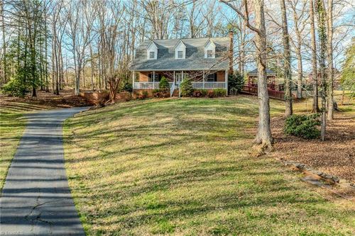 3501 River Ridge Rd, Pfafftown, NC, 27040-8441 | Card Image