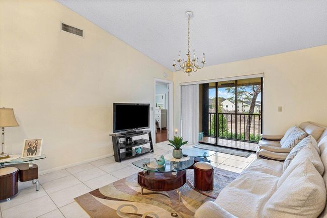 203 - 4689 Lucerne Lakes Blvd, Condo with 2 bedrooms, 2 bathrooms and null parking in LAKE WORTH FL | Image 10