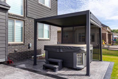 24538 Brookshire Dr, Macomb, MI, 48042-4733 | Card Image