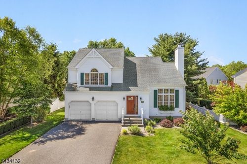 7 Mitchell Ln, Clinton, NJ, 08809-2605 | Card Image