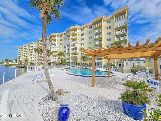 Pool with covered gazeboo | Image 38