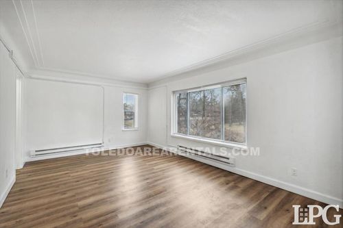 2224 Torrey Hill Dr, Toledo, OH, 43606-4375 | Card Image