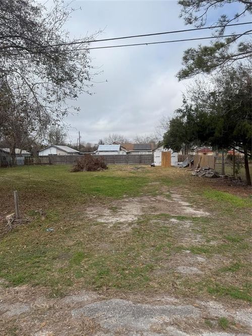 914 Chestnut St, La Marque, TX, 77568-4314 | Card Image