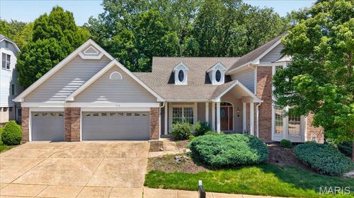 310 Berry Bush Ct, Wildwood, MO, 63011-2086 | Card Image