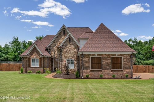 8828 Shallow Creek Drive, Olive Branch, MS, 38654 | Card Image