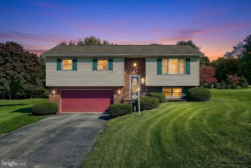2115 Noss Rd, YORK, PA, 17408-8848 | Card Image