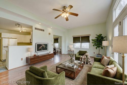 22723 Middlebelt Rd, Farmington Hills, MI, 48336-3632 | Card Image