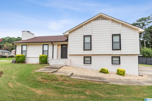928 20th Ave Nw, CENTER POINT, AL, 35215-4240 | Card Image