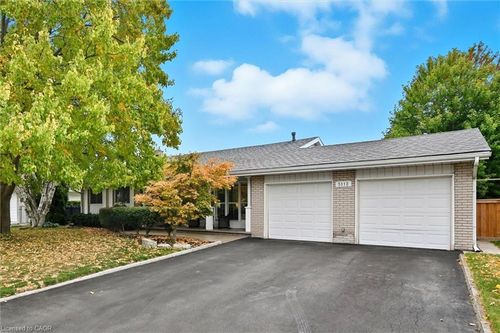 5112 Meadowhill Rd, Burlington, ON, L7L3K8 | Card Image