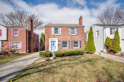 19217 Linville St, Grosse Pointe Woods, MI, 48236-1925 | Card Image