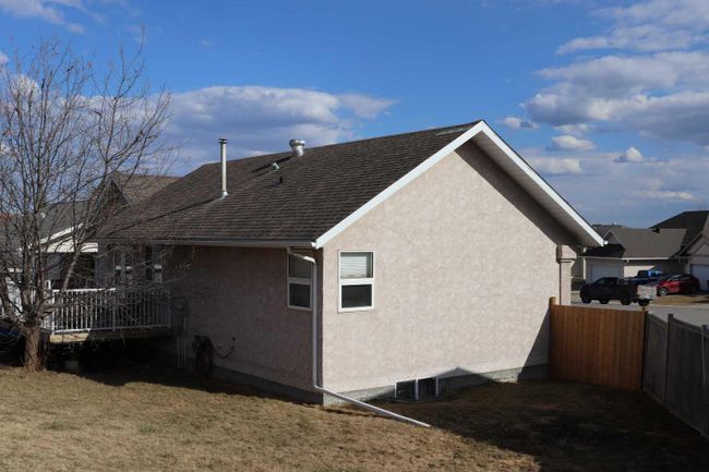 5810 12 A Avenue, Home with 4 bedrooms, 3 bathrooms and 2 parking in Edson AB | Image 8