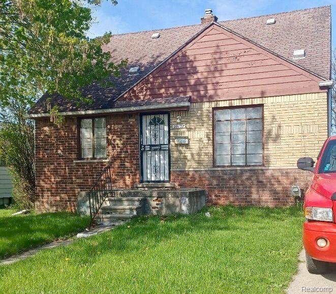Pearl St, Roseville, MI 48066