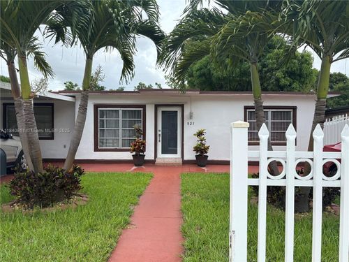 821 E 13th St, Hialeah, FL, 33010-3748 | Card Image