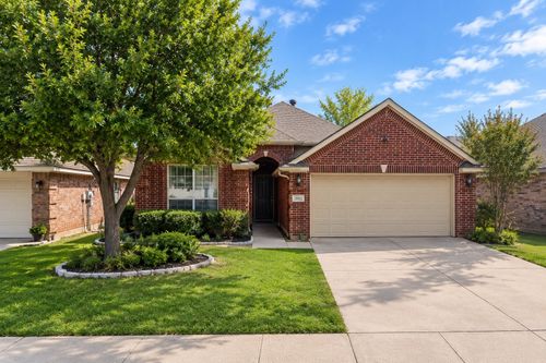 9008 Winding River Dr, Fort Worth, TX, 76118-7755 | Card Image