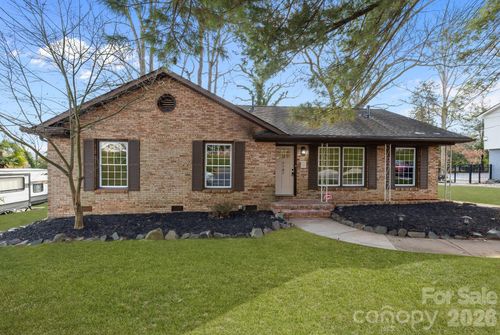 7101 Woodstock Dr, Charlotte, NC, 28210-6544 | Card Image