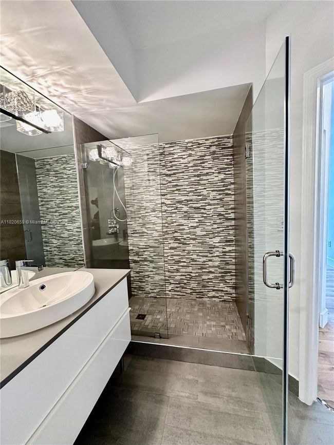 APT-3007 - 1330 West Ave, Condo with 2 bedrooms, 2 bathrooms and null parking in Miami Beach FL | Image 5
