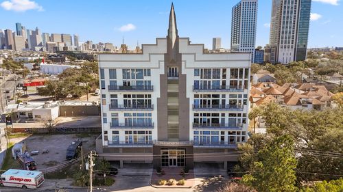 apt-317-3311 Yupon St, Houston, TX, 77006-3837 | Card Image