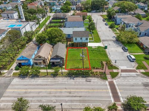 1320 27th St, Galveston, TX, 77550-4306 | Card Image
