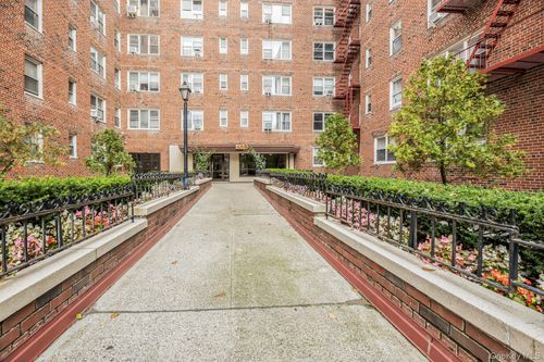 apt-7l-480 Riverdale Ave, Yonkers, NY, 10705-3511 | Card Image