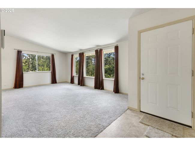 5580 Franklin Blvd, House other with 3 bedrooms, 2 bathrooms and 2 parking in Eugene OR | Image 7