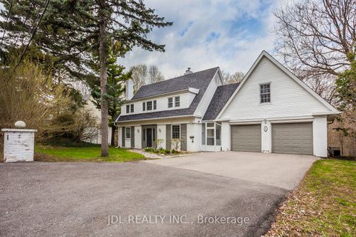 6 Farmingdale Rd, North York, ON, M2K1Z2 | Card Image