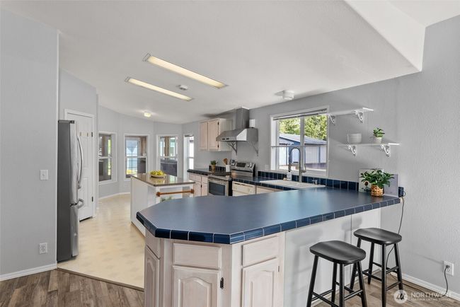 Kitchen with Breakfast Bar | Image 8