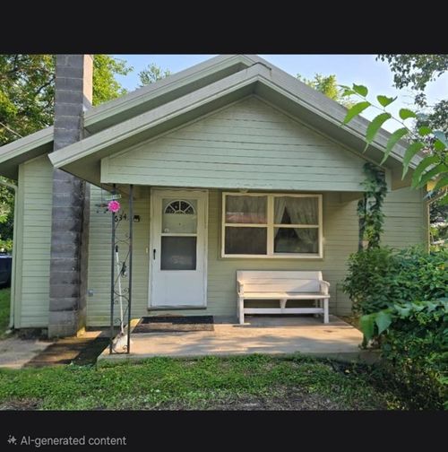 634 W Lindsey St, Buffalo, MO, 65622-9439 | Card Image