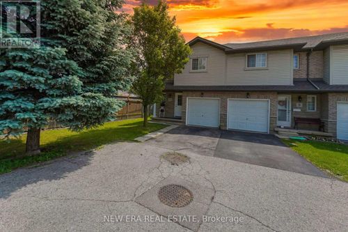 10-1523 Upper Gage Avenue, Hamilton (Templemead), ON, L8W1E6 | Card Image