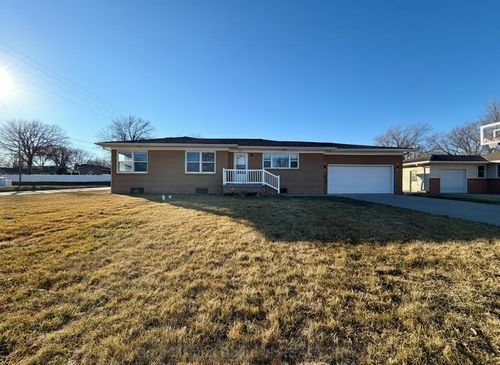 1105 Jefferson Ave, Hastings, NE, 68901-3732 | Card Image