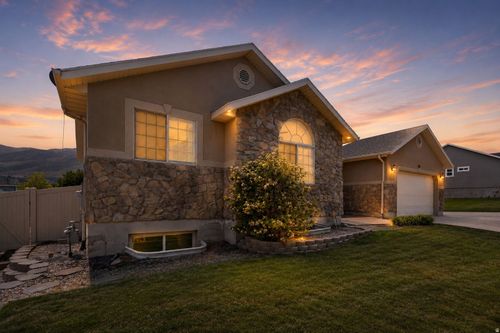 319 W Lariat Blvd, Saratoga Springs, UT, 84045-3137 | Card Image