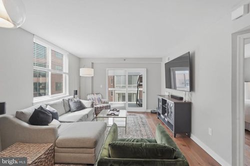 1-601-1050 N Taylor St, ARLINGTON, VA, 22201-4706 | Card Image