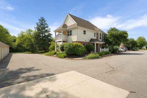 2901 Foggy Glen Dr, Valparaiso, IN, 46385-2988 | Card Image