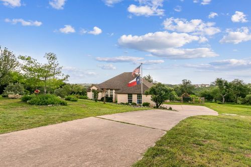 1011 Windmill Rd, Dripping Springs, TX, 78620-3954 | Card Image