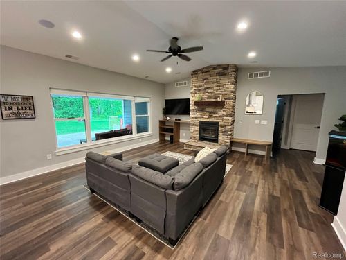 2400 N Hacker Rd, Howell, MI, 48855-9079 | Card Image