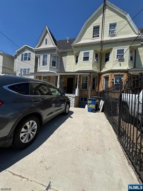 61 Lincoln Ave, Newark, NJ, 07104-3039 | Card Image