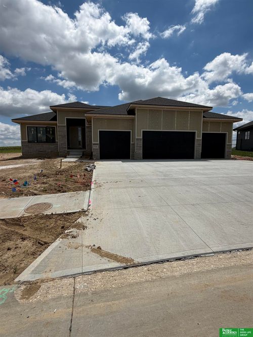 5701 N 195th St, Elkhorn, NE, 68022-5384 | Card Image