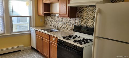 fl-2nd-166 25th Ave, Whitestone, NY, 11357-4060 | Card Image