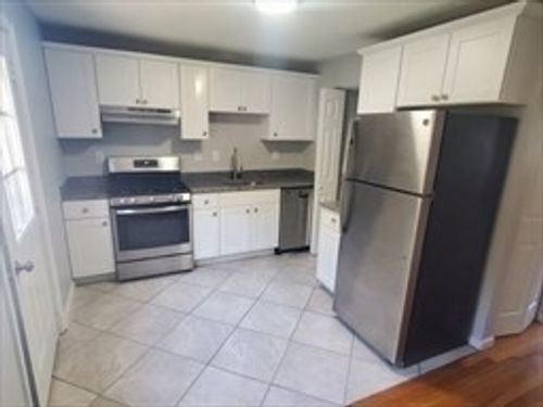apt-33-174 Pine St, Holbrook, MA, 02343-1242 | Card Image