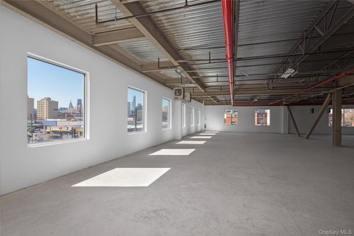 22-11 38th Ave, Long Island City, NY, 11101-3508 | Card Image