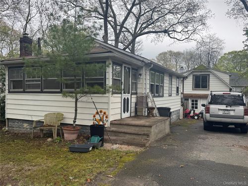 11 Arverne Rd, Sound Beach, NY, 11789-1513 | Card Image