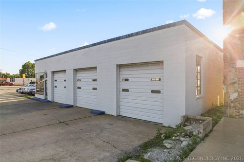 249 S Wilson St, Vinita, OK, 74301-3731 | Card Image